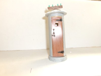 O scale Southern Pacific Before 1930 style Phone Booth (kiosk) Closed Door