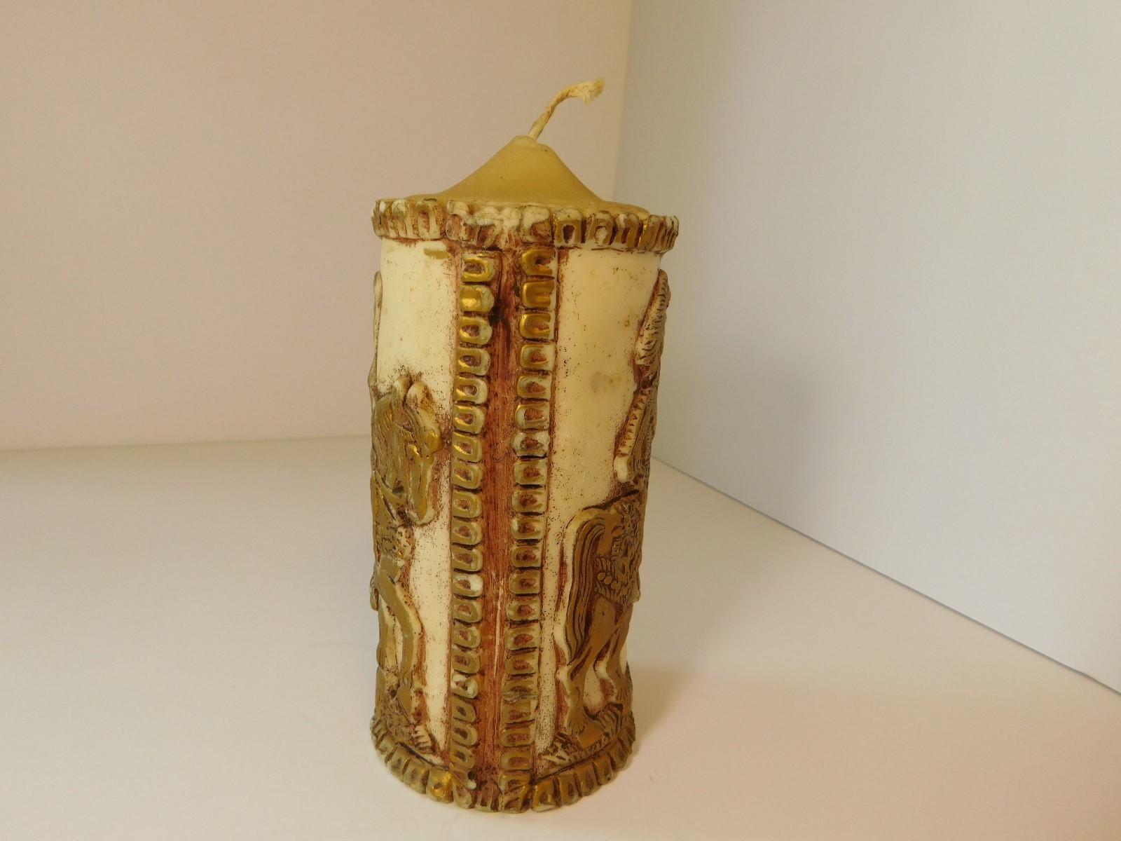 VTG GOLD & WHITE RENAISSANCE CANDLE 7