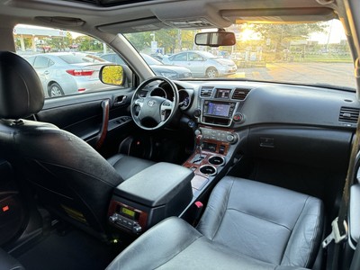 image 4 of interior