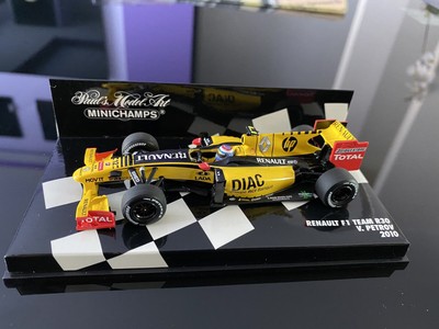 1/43 Renault F1 Team R30 Vitaly Petrov