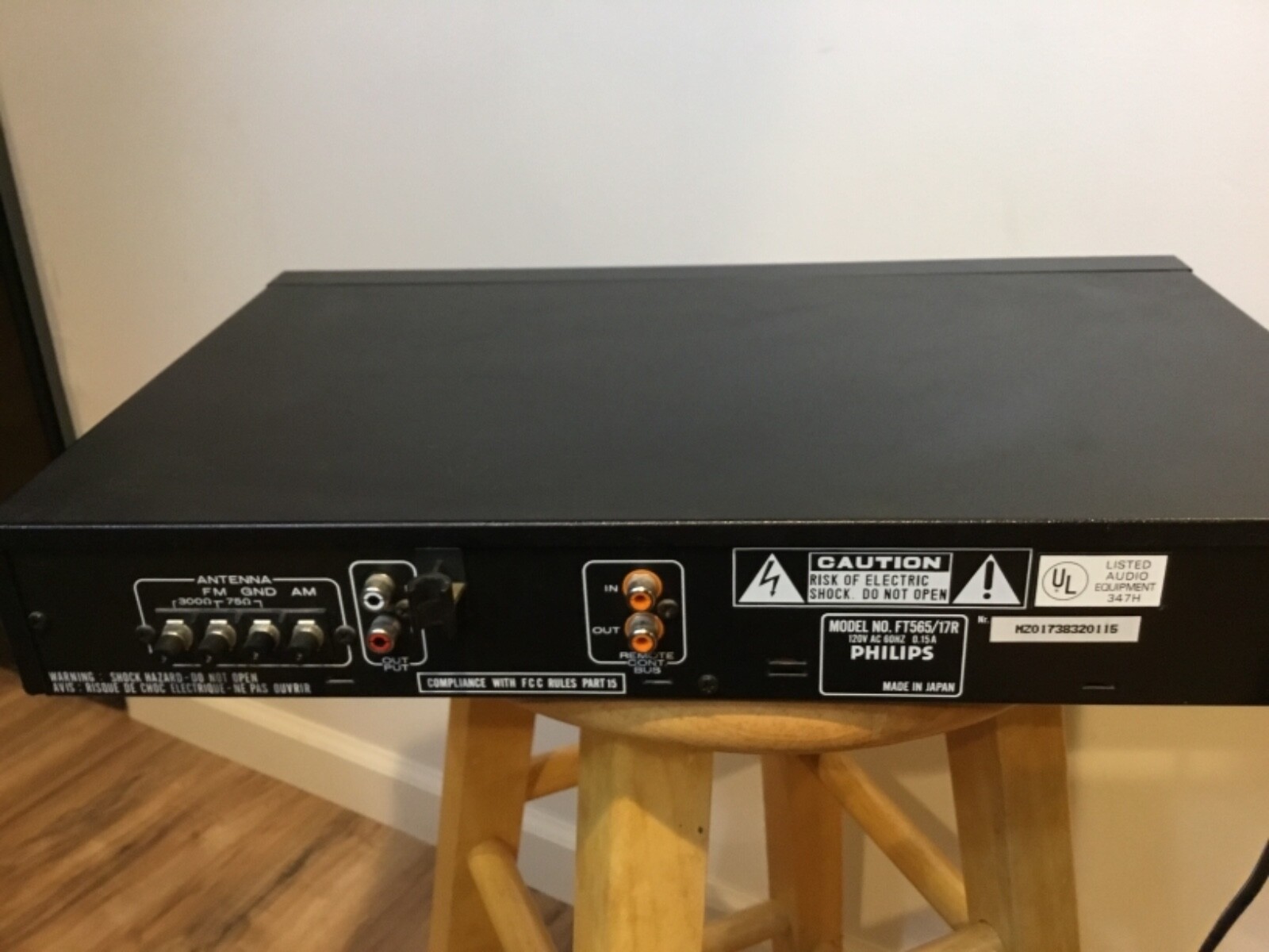 Philips digital synthesized stereo tuner powers on no further testing