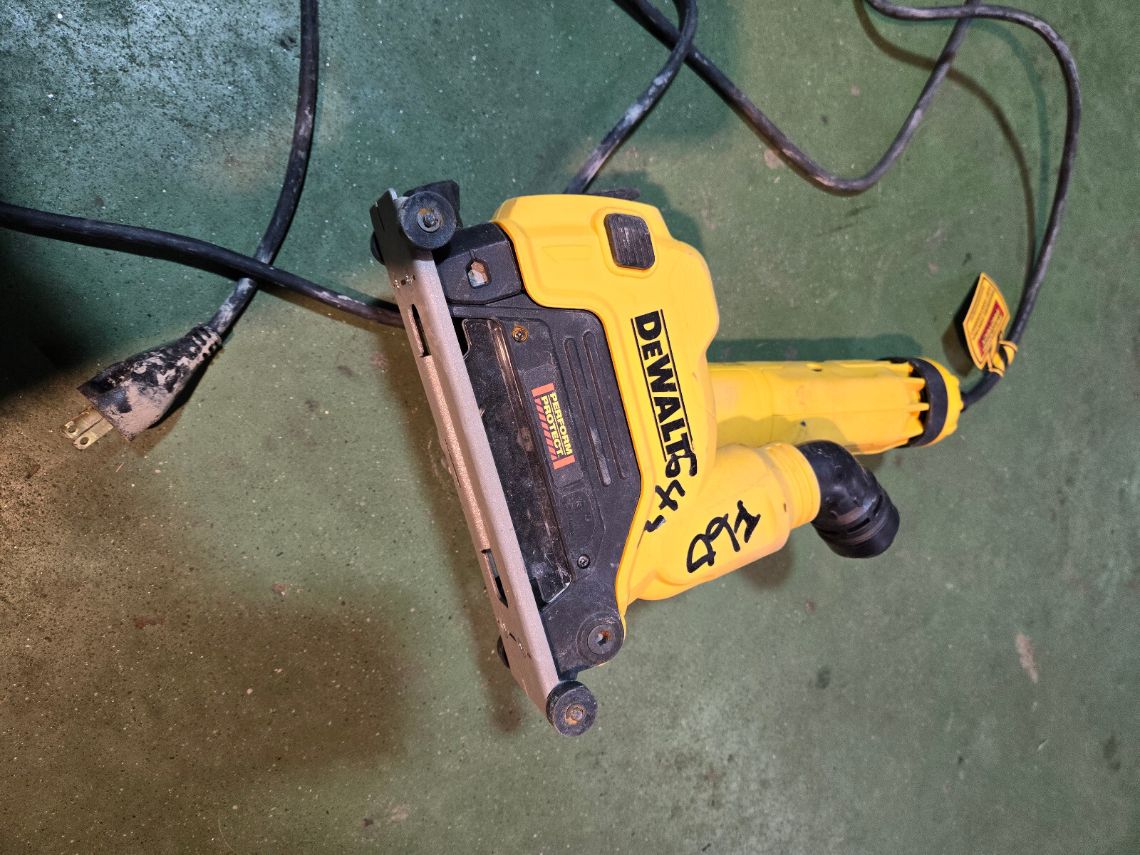 DeWALT DWE46123 13 Amps  4.5
