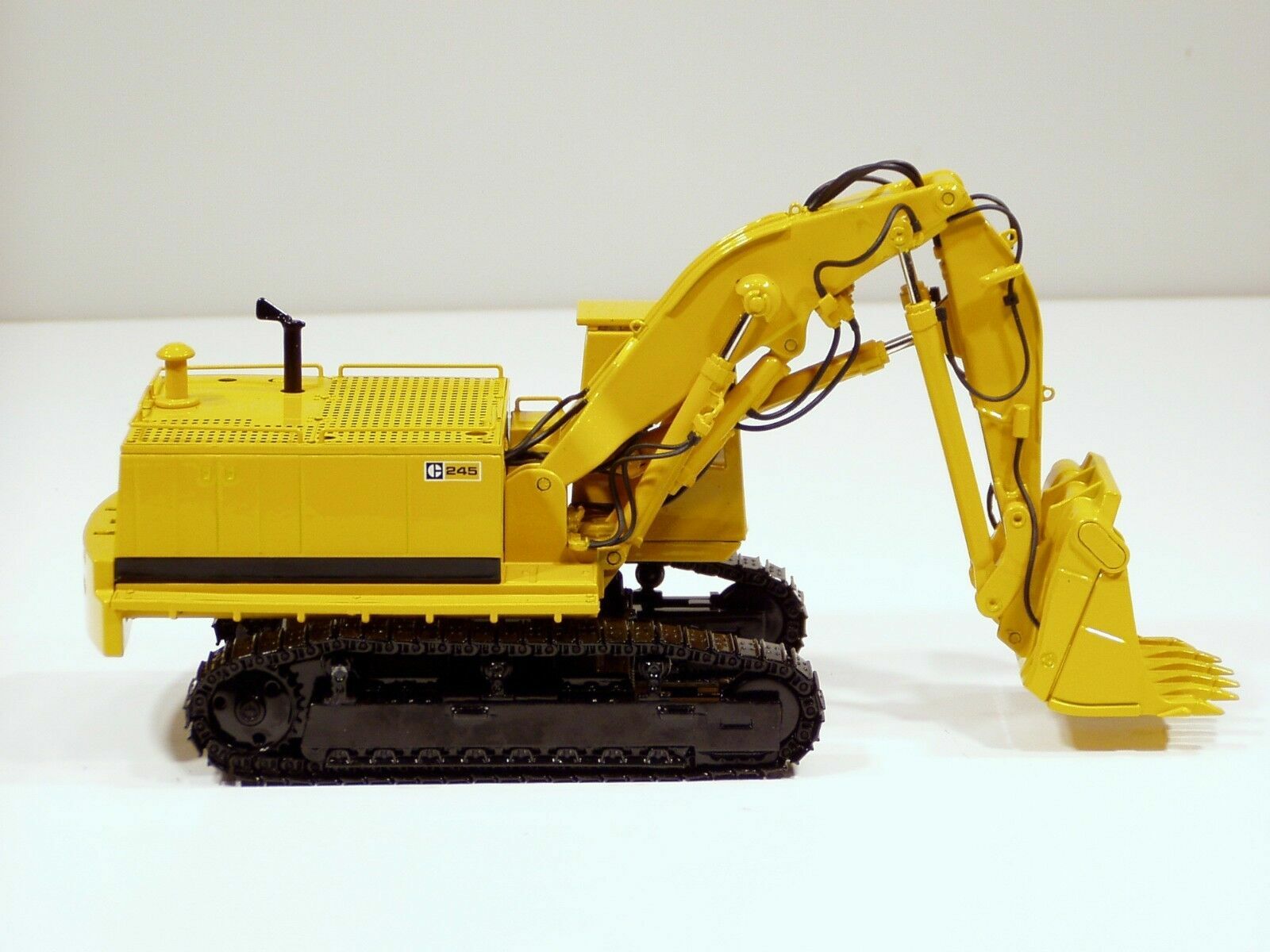 絶版品　CCM CAT 245 Front Shovel 1/50 CCM Cat (Caterpillar) 245 Front Shovel; 
