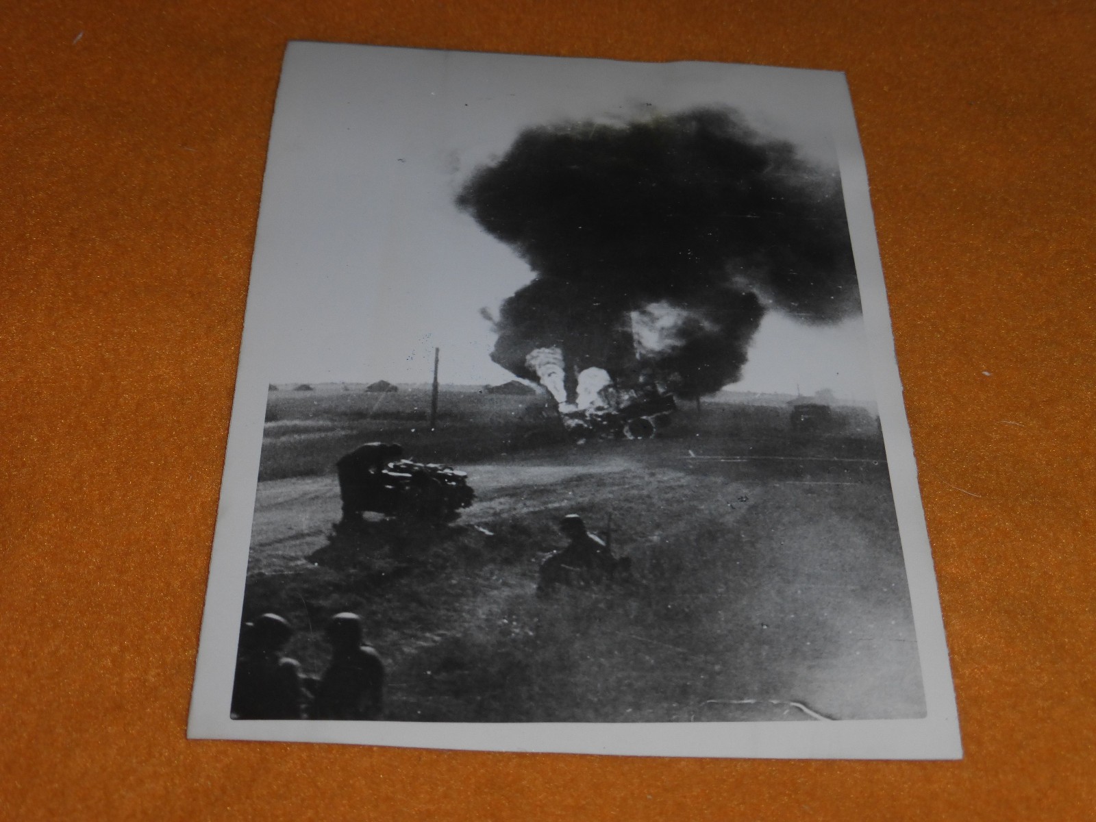 Russlandfeldzug brennender CCP Tankwagen Foto 2.WK 1941 Ostfront Russland Russia