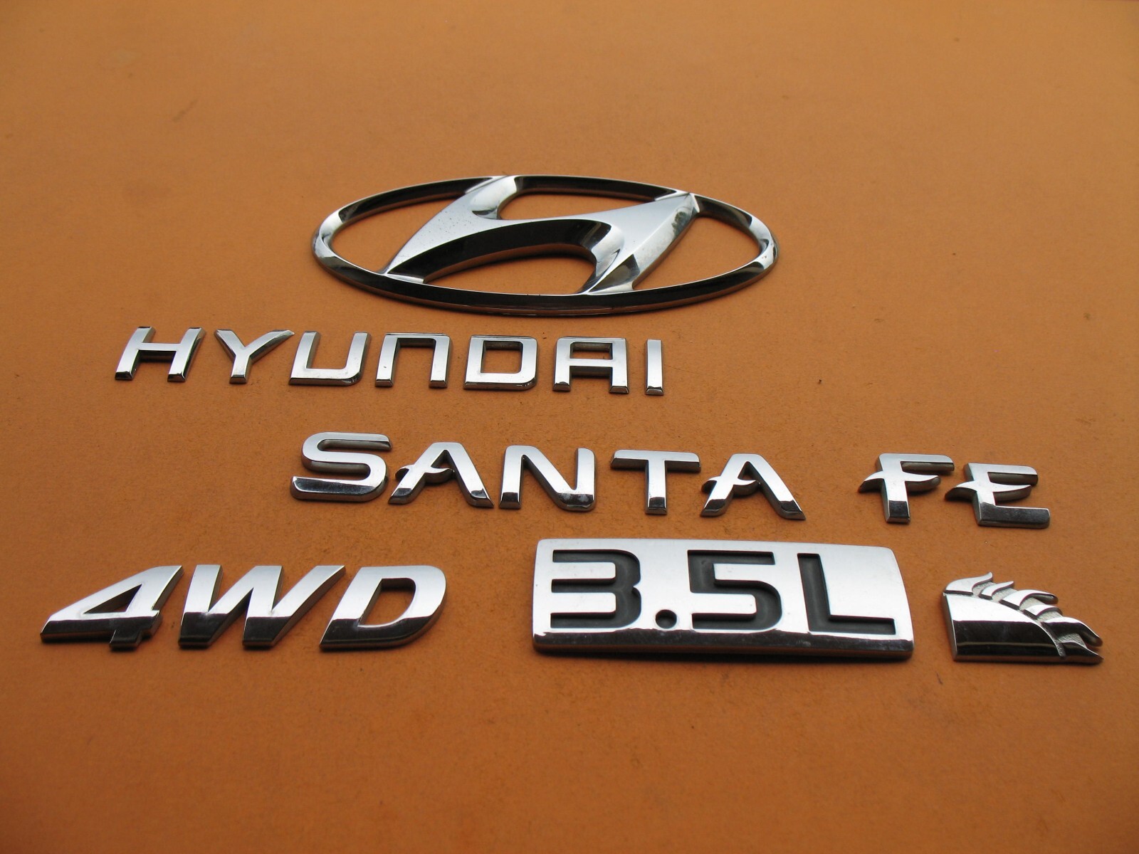 01 02 03 04 05 06 HYUNDAI SANTA FE 4WD 3.5 L REAR EMBLEM