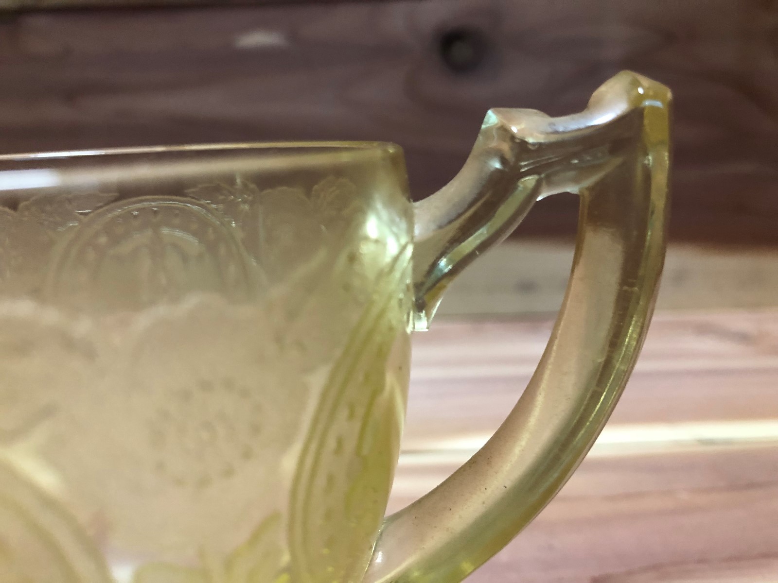 Indiana Glass Horseshoe yellow Depression Glass open sugar bowl pre-owned