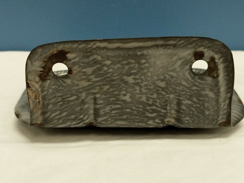 VINTAGE PRIMITIVE ENAMELED GRAY GRANITEWARE WALL MOUNT SOAP DISH