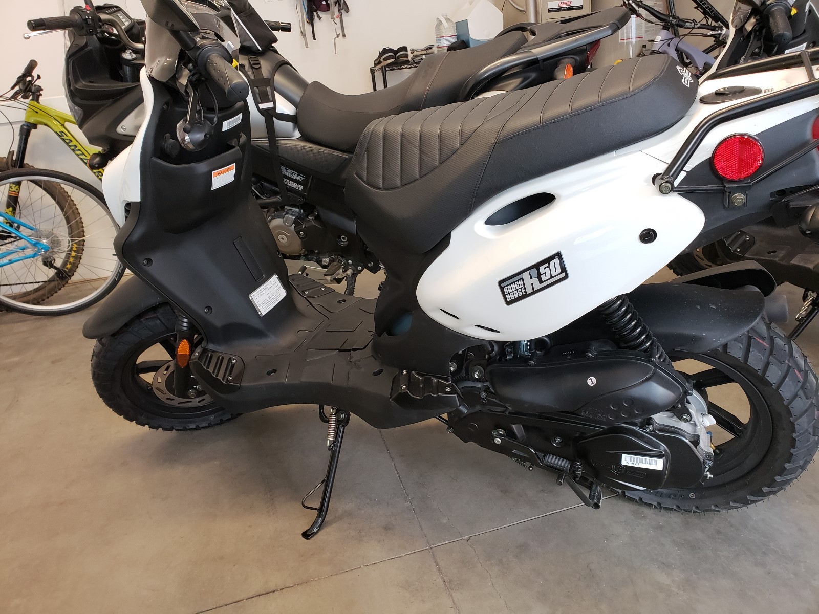 Genuine Roughhouse 50 scooter/moped, White, 65 miles!