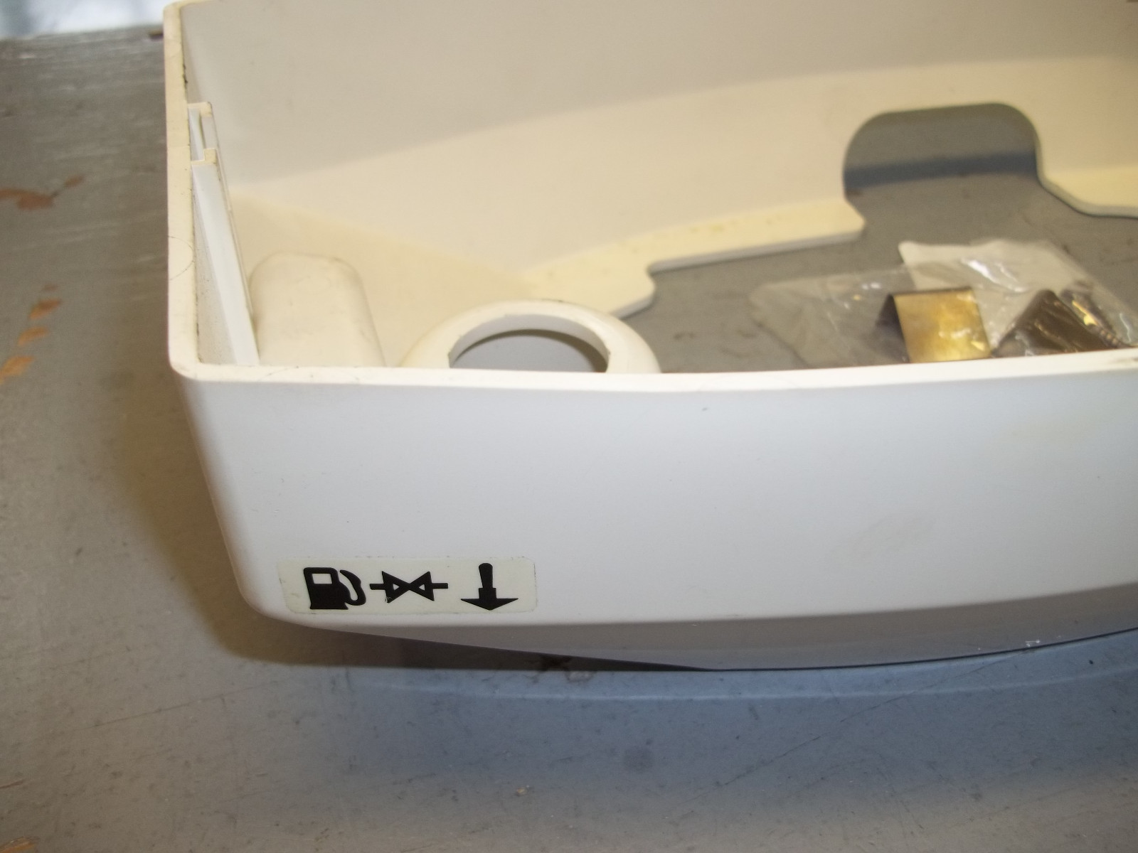 OMC Johnson lower cover 334634