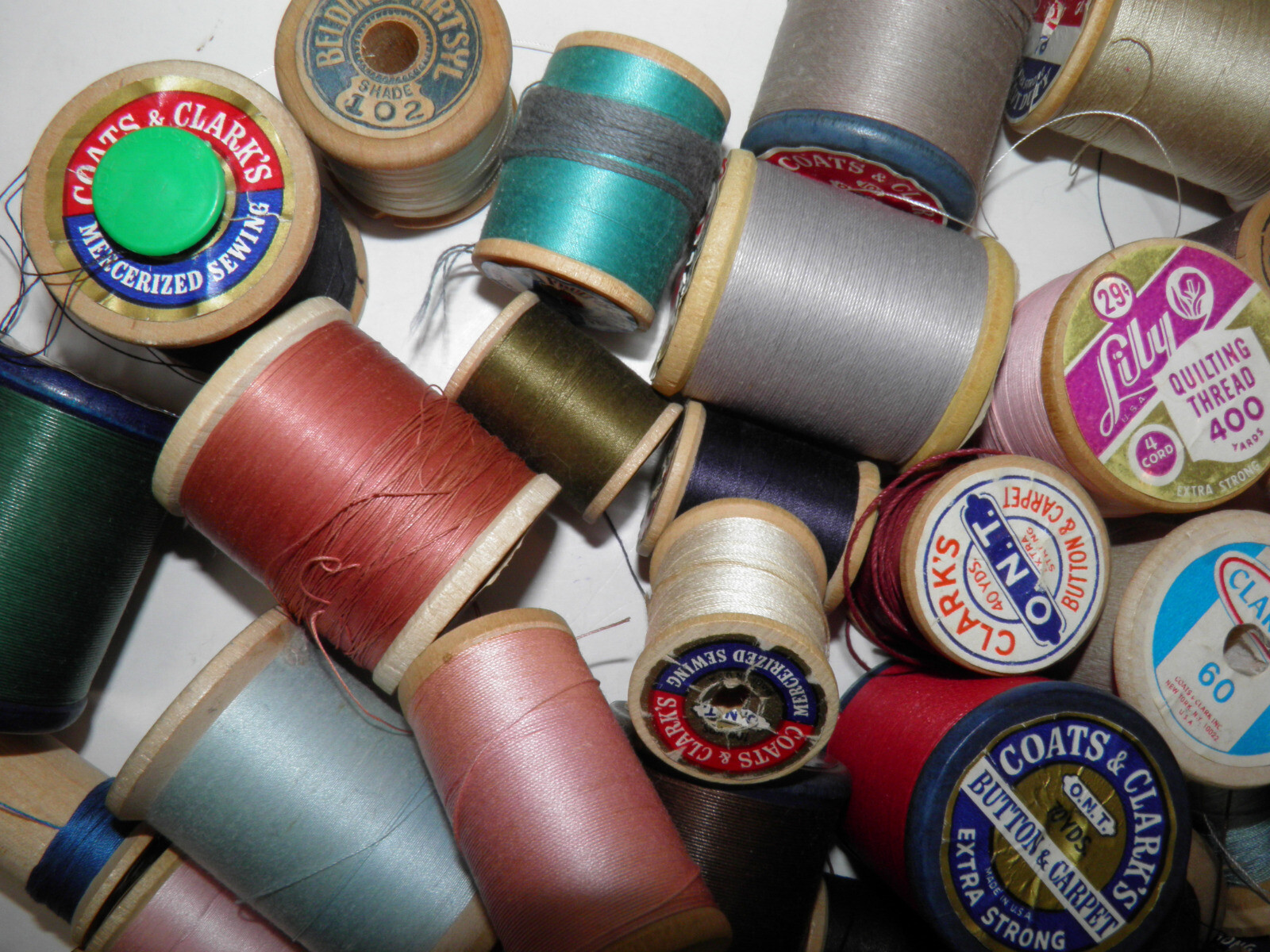 Estate Lot 100 Vintage Threads On Wooden Spools - Different Colors And Weights