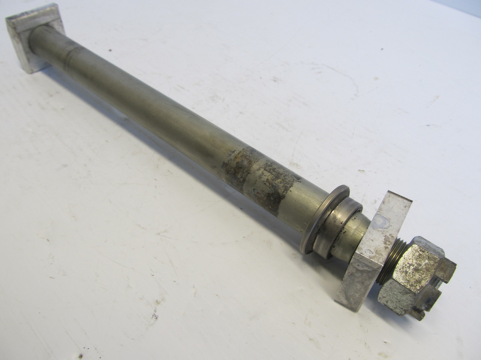 KAWASAKI ZX10R ZX10R ZX10 2012 11 12 SWINGARM SWING ARM PIVOT BOLT