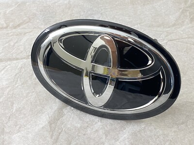   Radar Compatible TOYOTA C-HR 2018 / 2019 Front Grille Emblem Logo