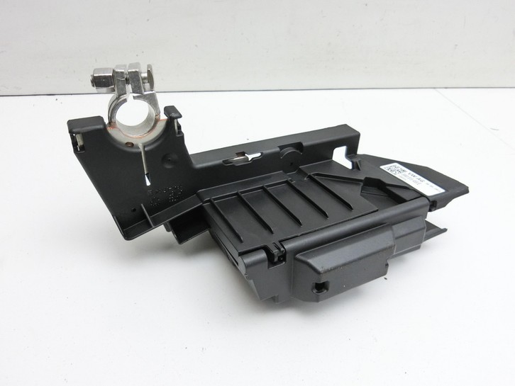 Audi A4 8W B9 19-24 Kombi Klemme für Batterie Batteriestützpunkt Sicherungen Audi A4 8W B9 19-24 18.12.2015... Bild 5