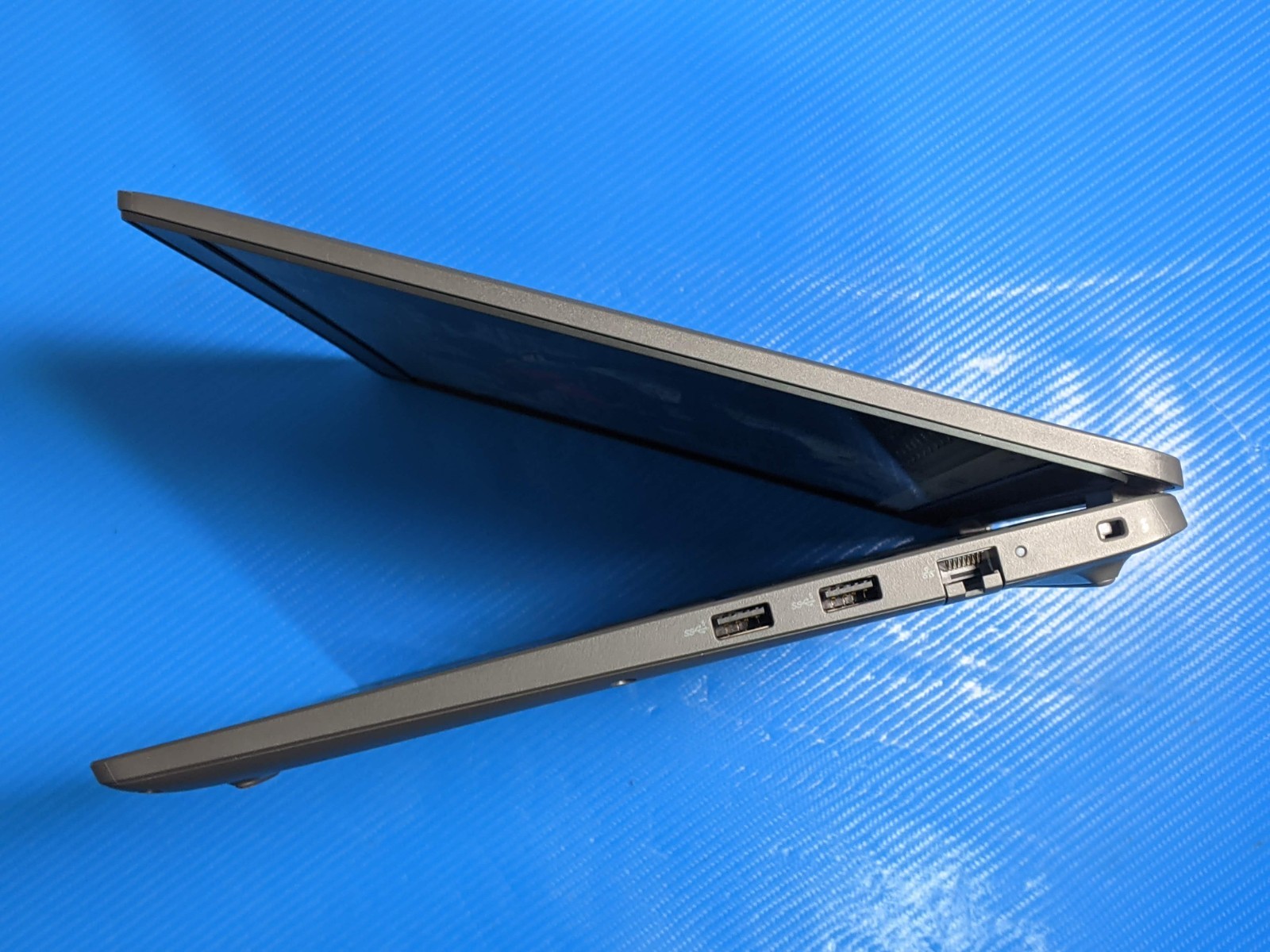 Dell Latitude 3540 15.6" FHD i7-1355U 8GB 256GB SSD Win 11 Pro - Thumbnail 8