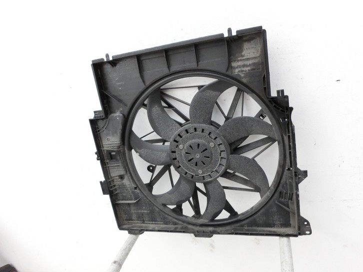 BMW X3 F25 10-14 2,0 135KW Lüfter Ventilator Kühler BMW X3 F25 10-14 20.03.2012 7601176 17427601176 67.32-7562594... Vorschau 2