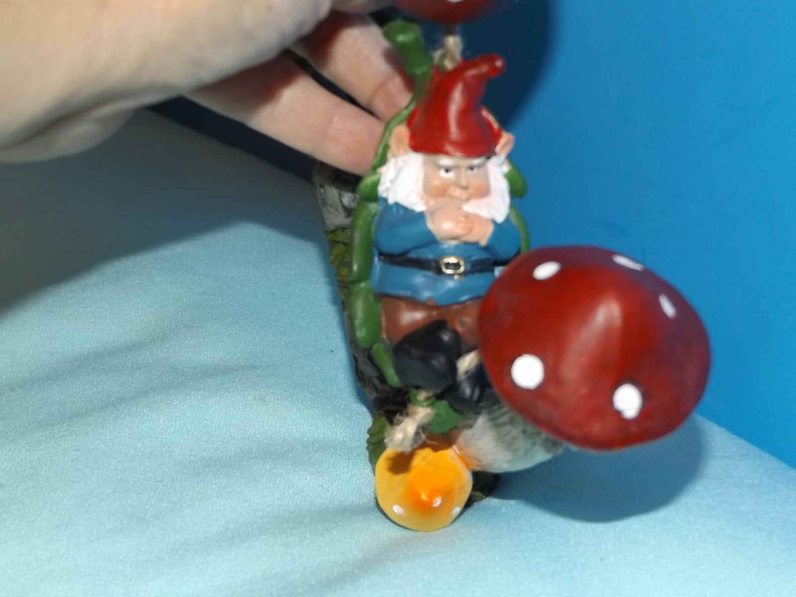 Cute GNOME in LEAF HAMMOCK w RED MUSHROOMS Fairy Garden MINIATURE Dollhouse