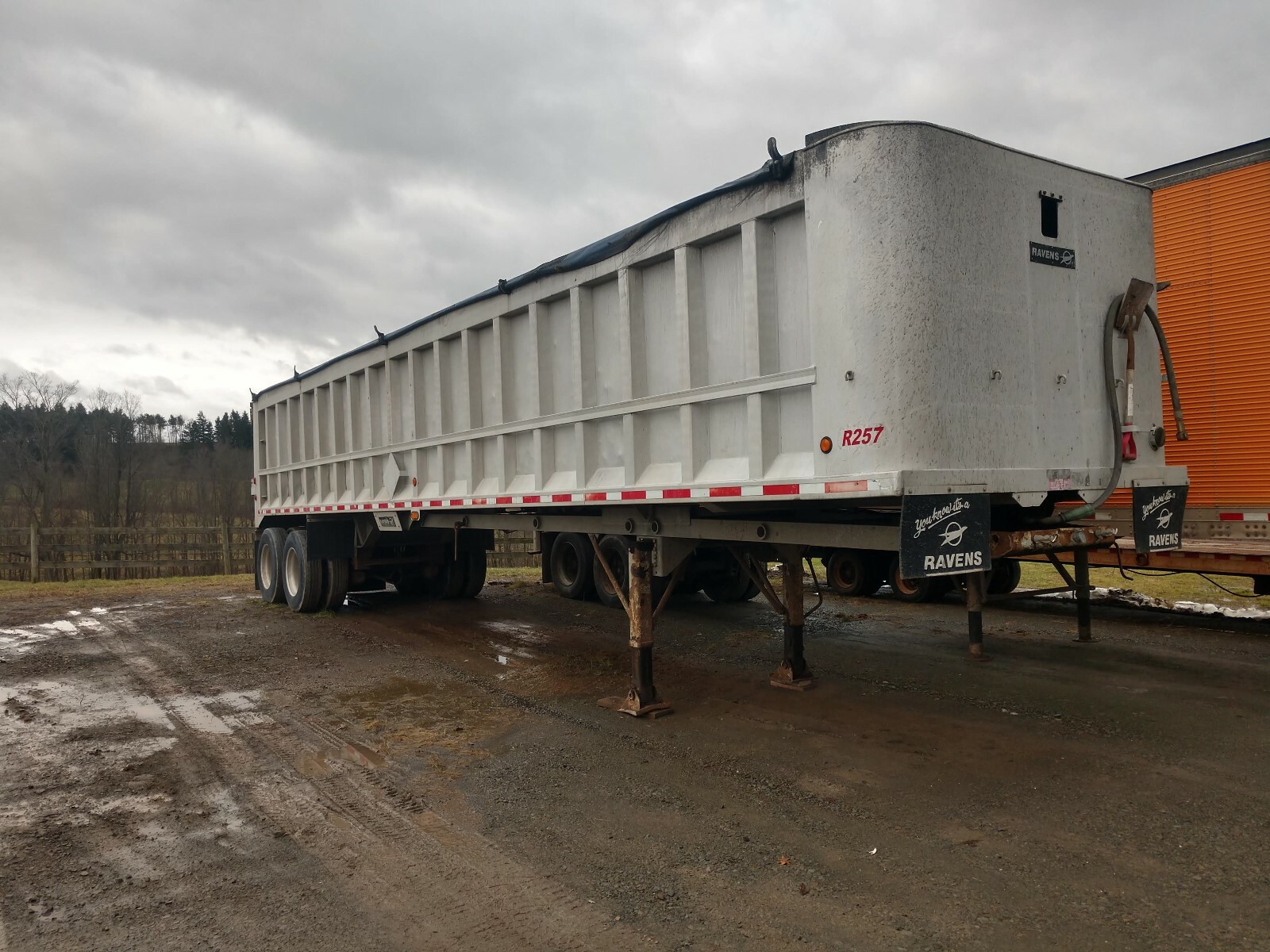 2001 Ravens 40' frameless aluminum dump trailer