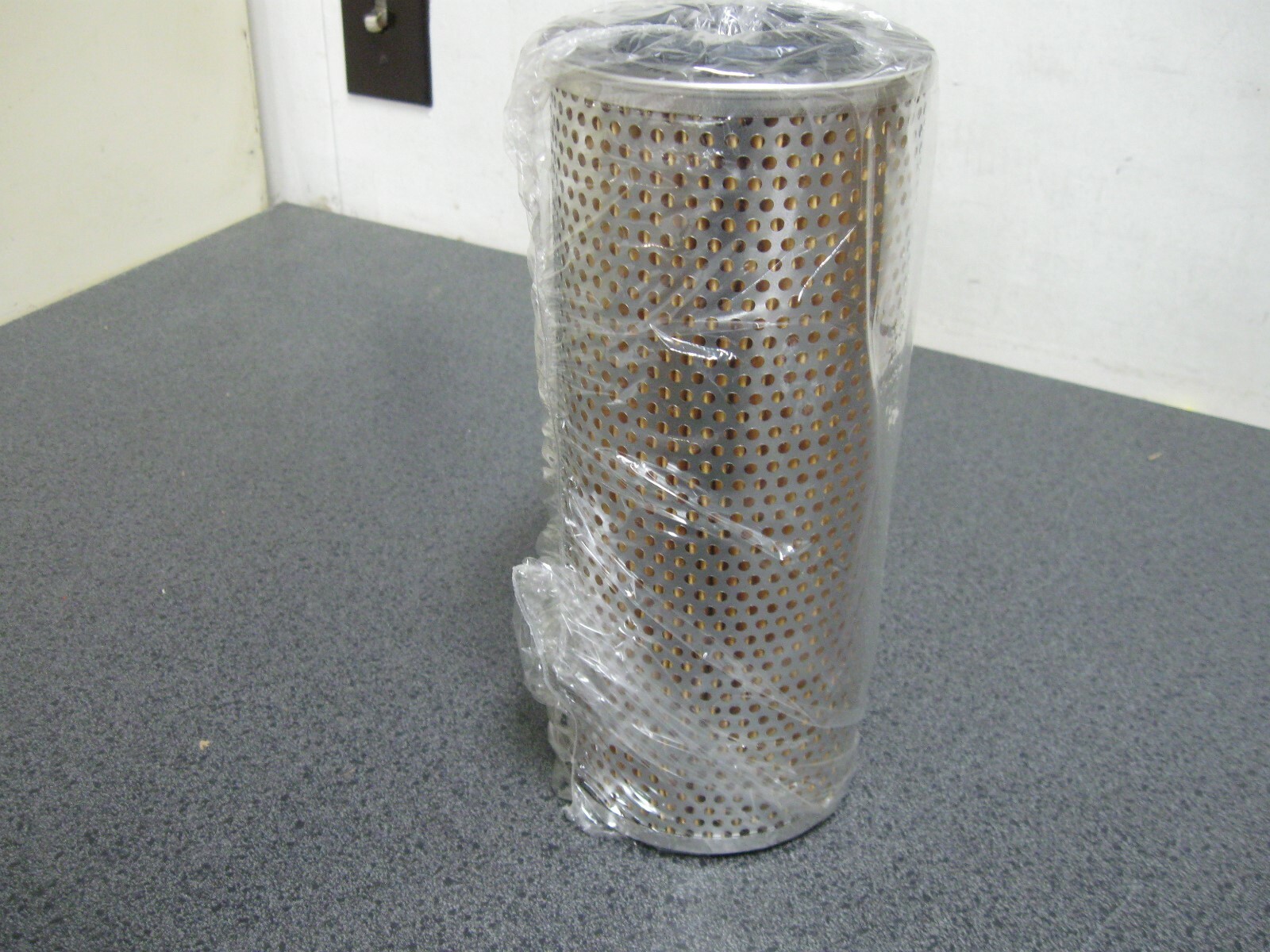 NEW GENUINE DONALDSON HYDRAULIC FILTER (PN P167425)