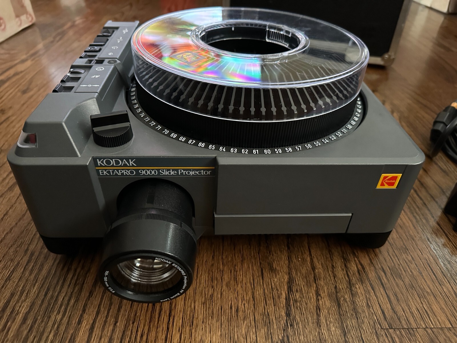 Kodak Ektapro 9000 Slide Projector with Carrying Case Tested Kodak Ektapro 9000 Slide Projector with Carrying Case Tested