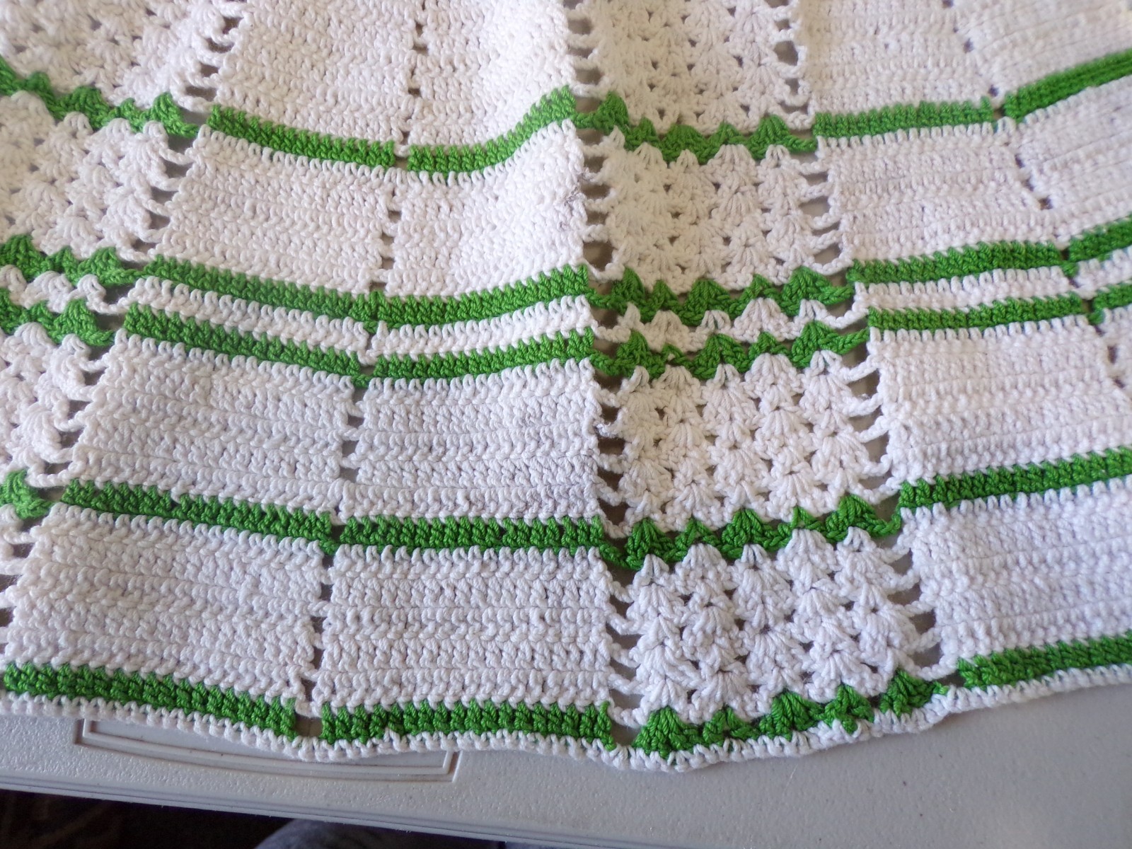 Vintage Hand Crocheted White & Green Tie at Waist Apron