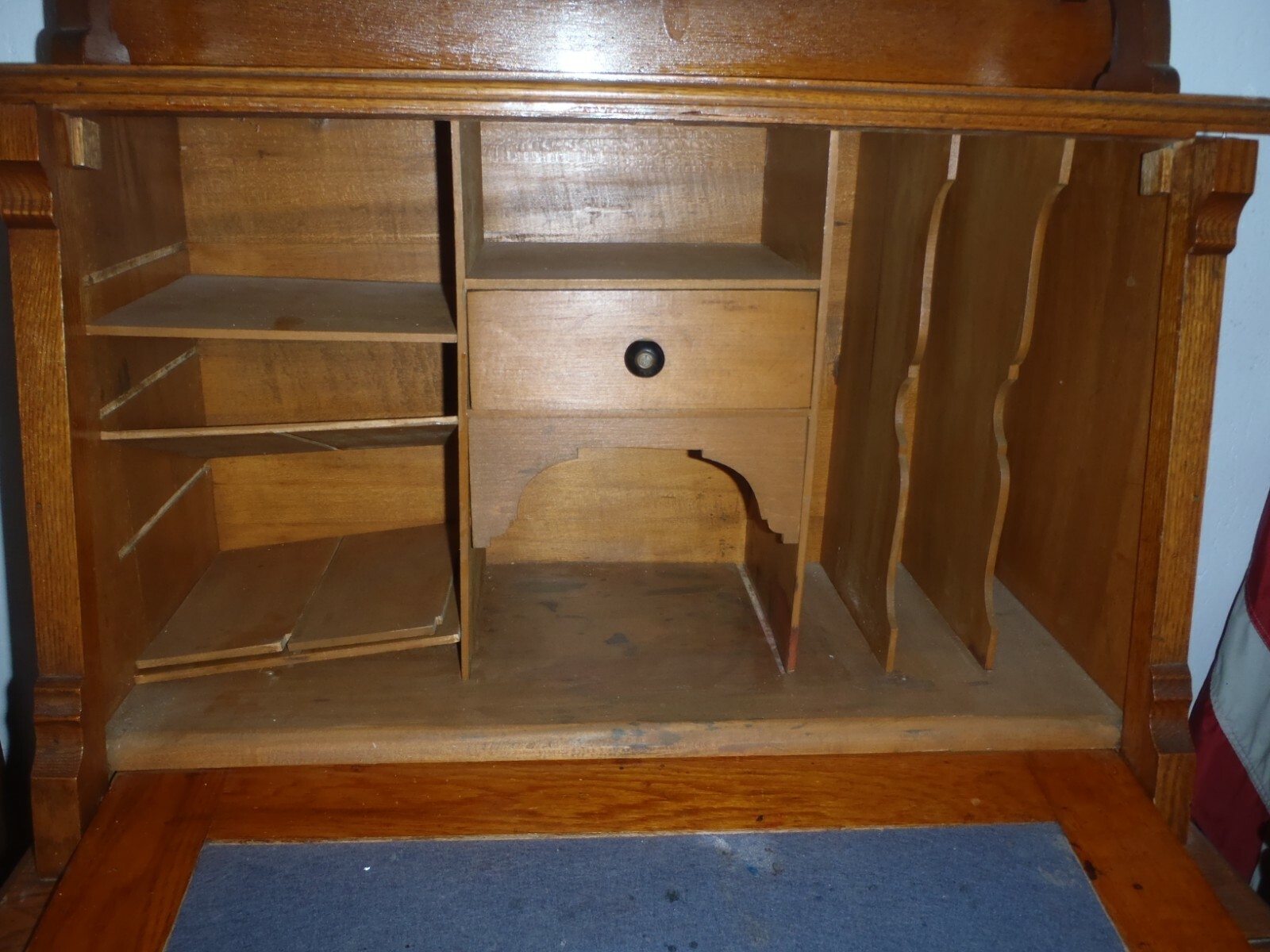 RARE VINTAGE OAK WOOD SECRETARY DESK FURNITURE ,NICE AND DURABLE