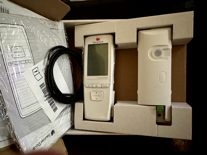 Thermostat D'Ambiance Programmable Saunier Duval Exacontrol E7r B Fr / Neuf