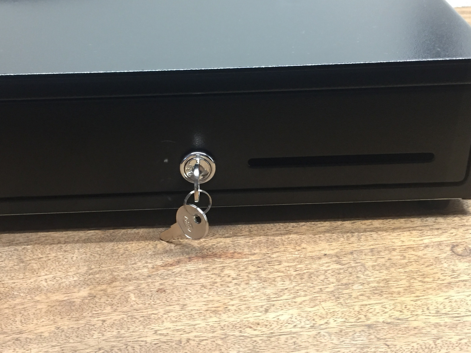 NCR Cash Drawer Model 2167-3000-9090 with POS connection cables~ 2 Keys included