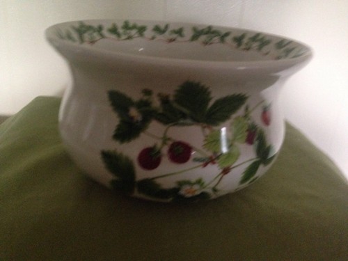 Portmeirion Summer Strawberries Small Casserole Dish Brand New 6 x 31/2