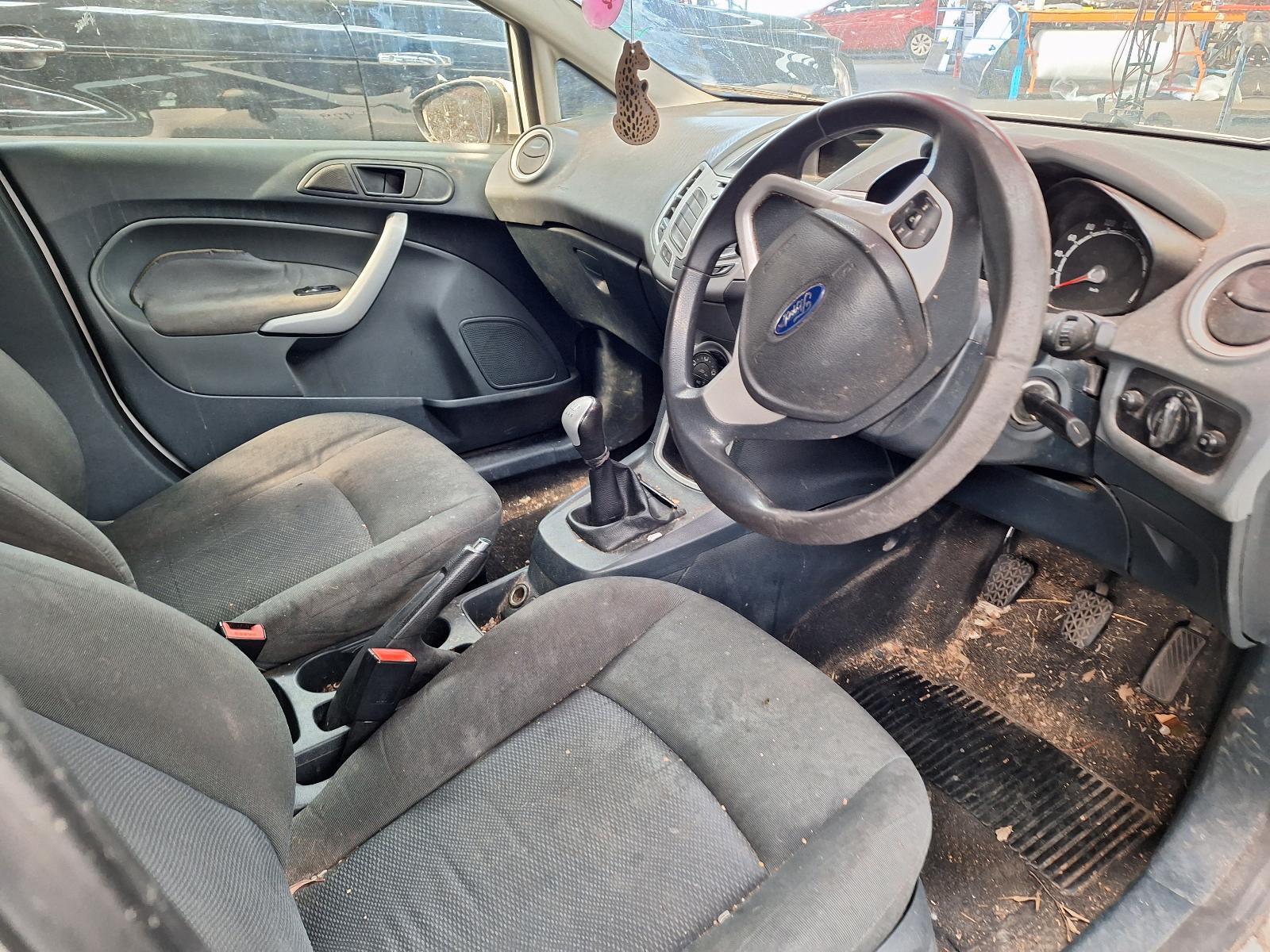 FORD FIESTA WT 10/2010-08/2013 LEFT TAILLIGHT IN BODY HATCHBACK - thumbnail 9