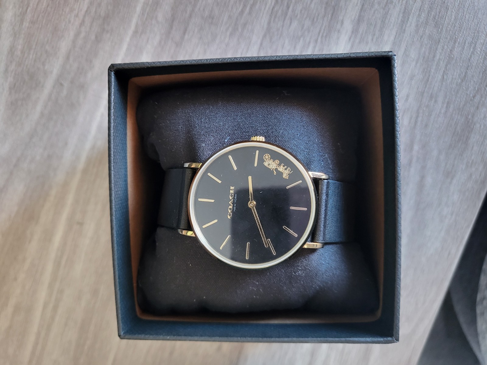 Coach watch in black and gold SKU 540048104 Used—In excellent