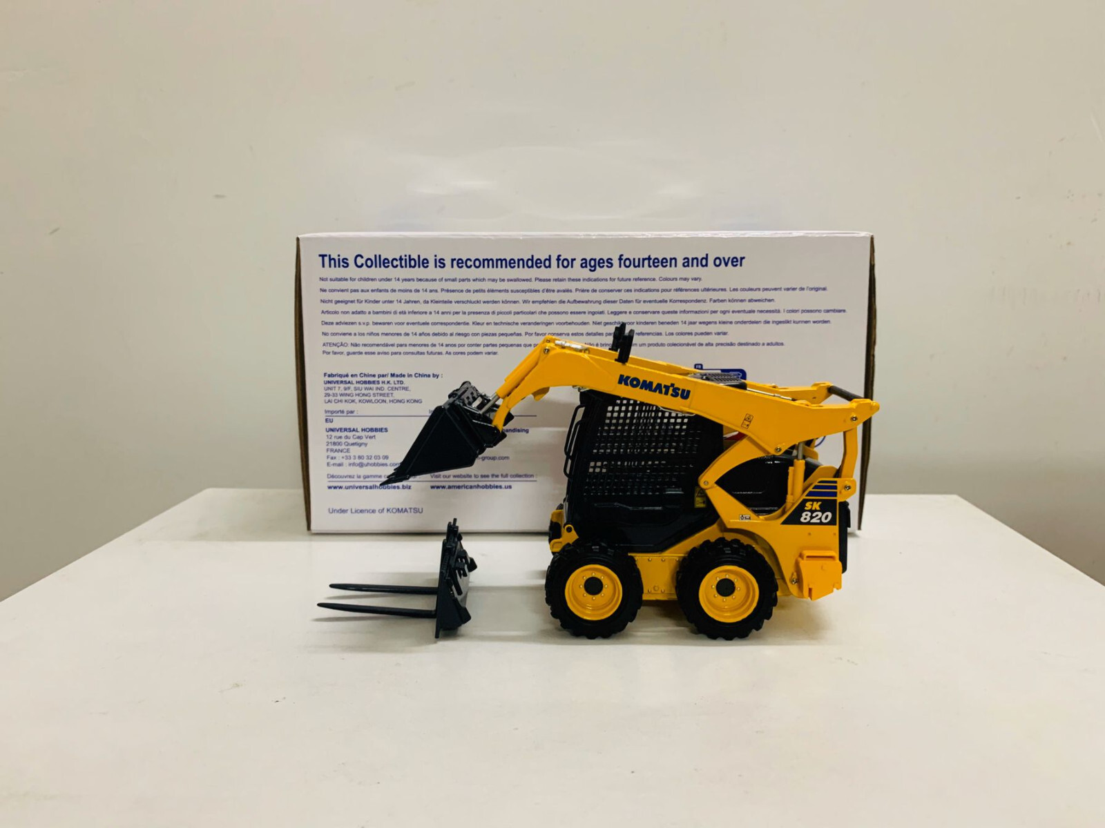 KOMATSU SK820 SKID STEER LOADER YELLOW W/TOOLS 1/25 BY