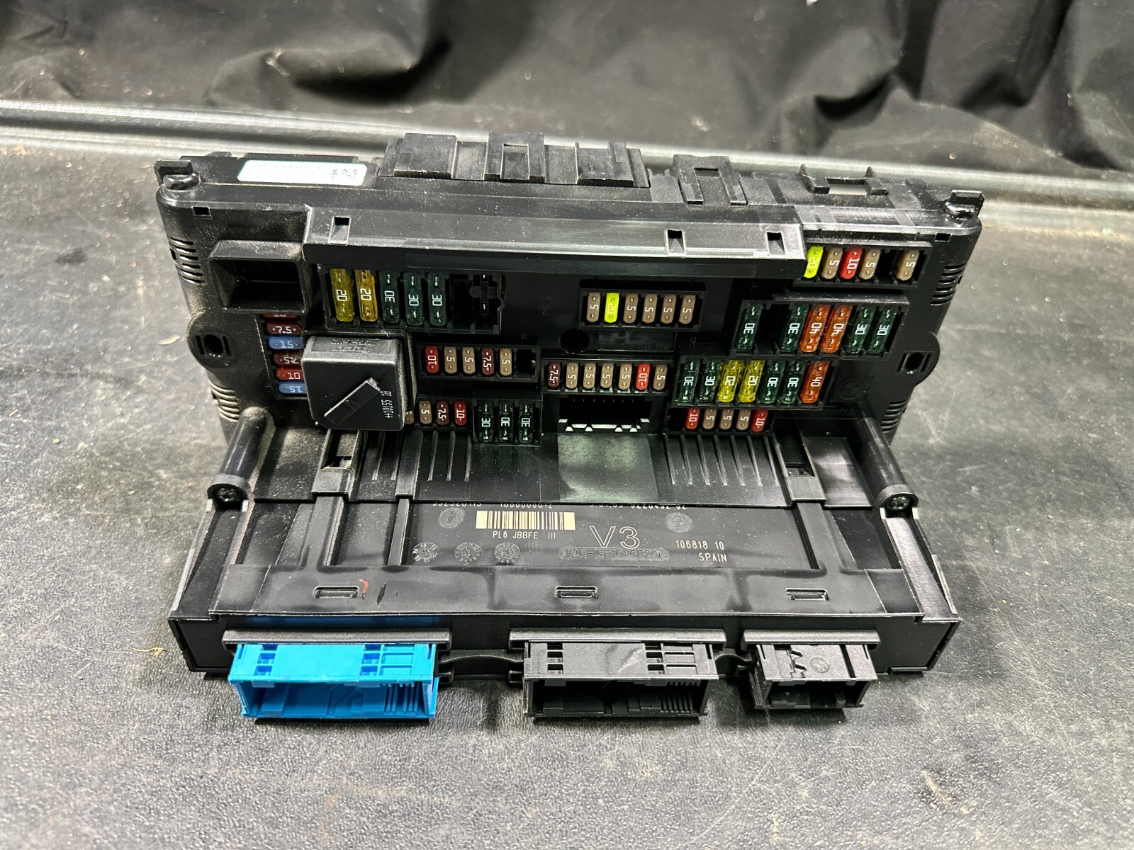 11-2016 BMW 528I 535I 550I F10 FRONT POWER DISTRIBUTION BOX FUSE PANEL OEM