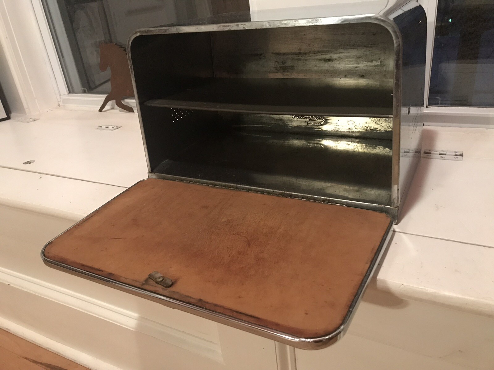 Vintage Chrome Bread Pie Shelf Cutting Board Beauty Box by Lincoln 1950s kitchen