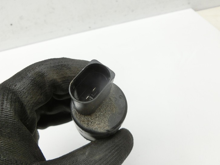 BMW E91 318D LCi 08-13 Waschwasserpumpe Wischwasserpumpe Waschpumpe Vo.  - Bild 4