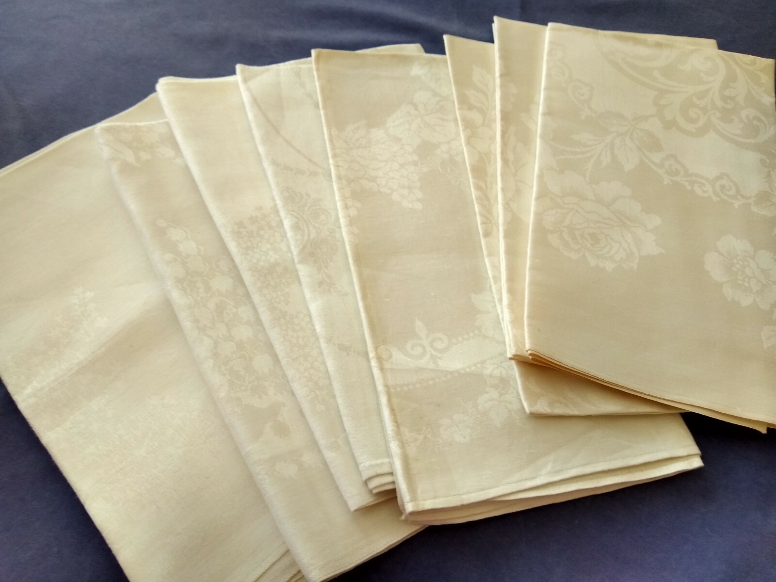 8 Very Good Vintage Irish Linen Dinner Napkins / Misc / Roses /Lilacs / Lilly of