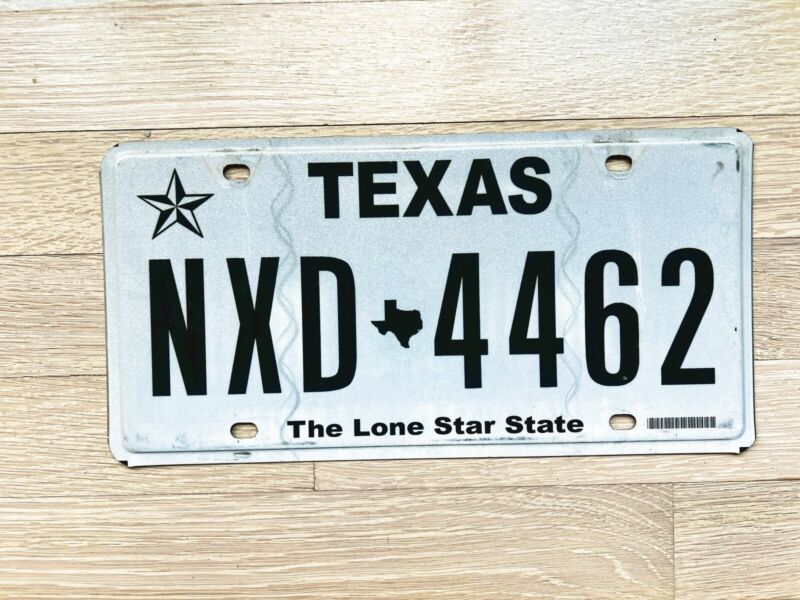 TEXAS License Plate -NXD 4462- 3 years or older