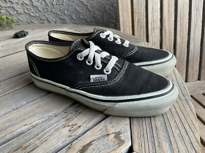 vans authentic black classic