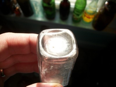 UNIQUE SHAPE DR. BOUVIER'S BUCHU GIN FANCY SHOULDER NECK 1890S SAMPLE FREE SHIP