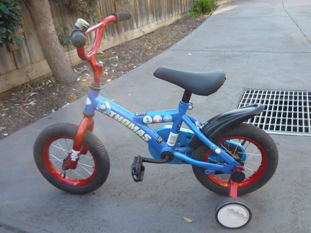 thomas the train bicycle with training wheels