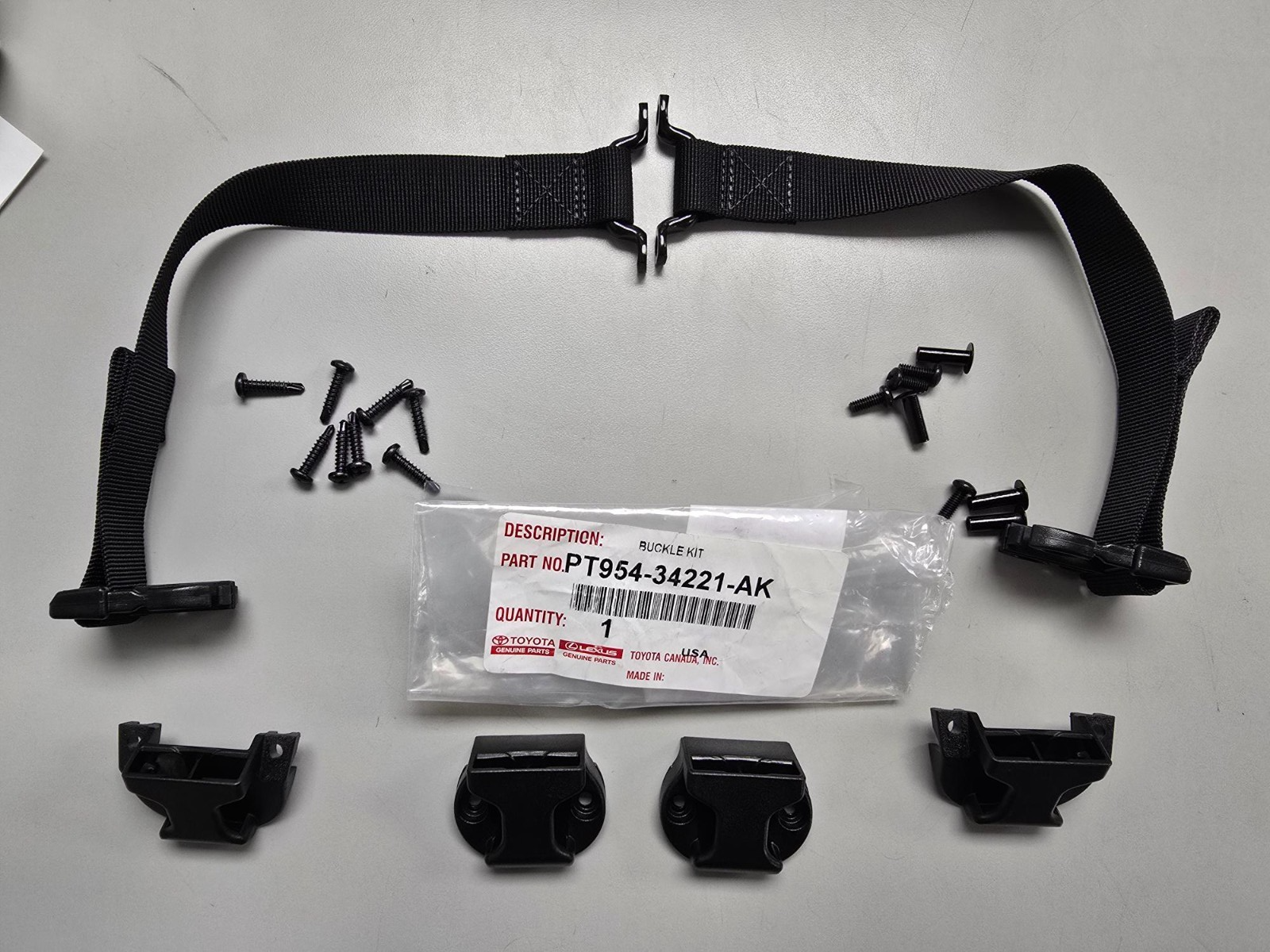 ストラップ RT-119743 2022 2025 Toyota Tundra Hard Tri Fold Tonneau Buckle Kit