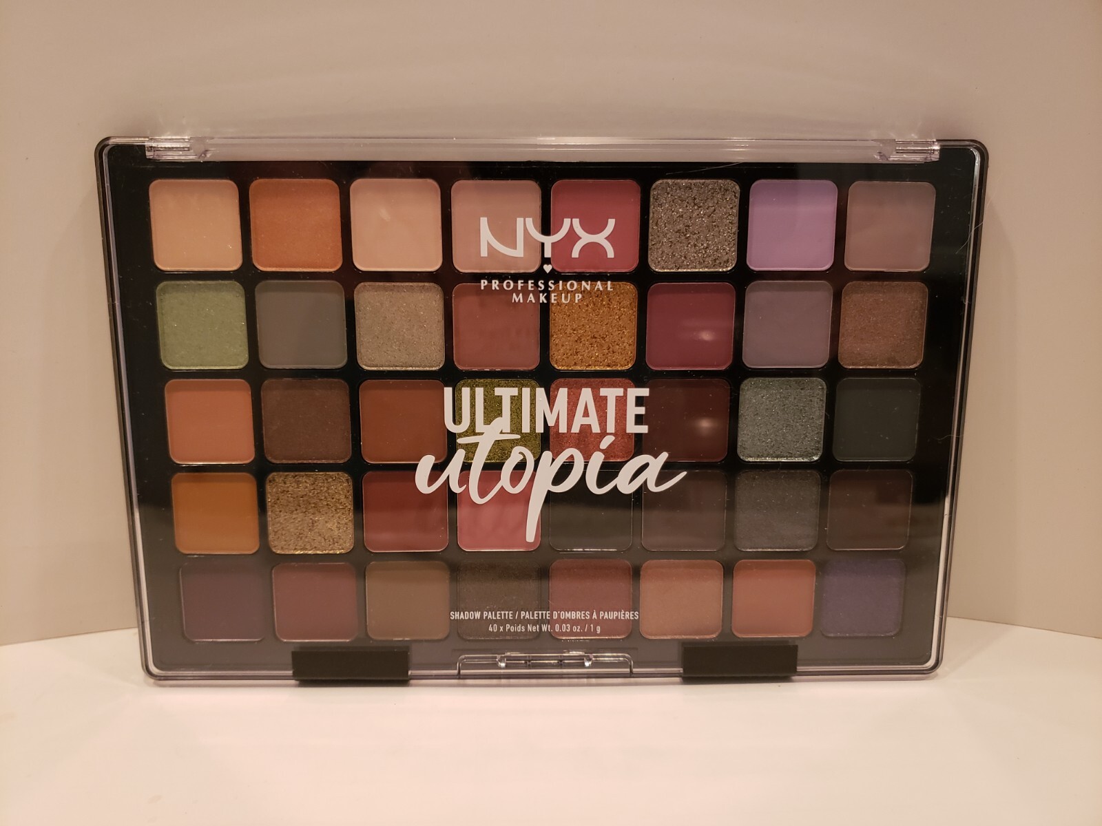 NYX UTOPIA 40色アイシャドウパレット x ハンドミラー セット Ultimate Utopia 40 pan Palette | NYX Professional Makeup