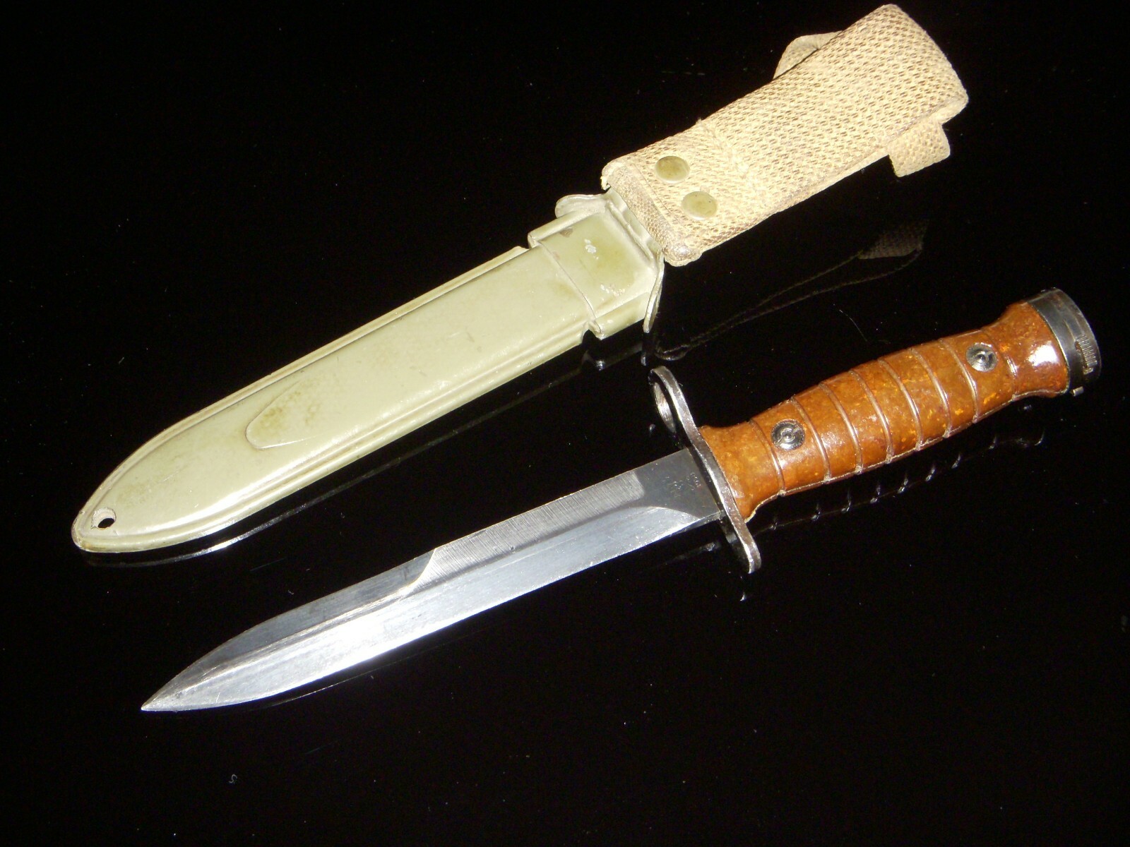 M1 Carbine Italian Bayonet & Scabbard M1 Carbine AET 1958 Military issued 59858