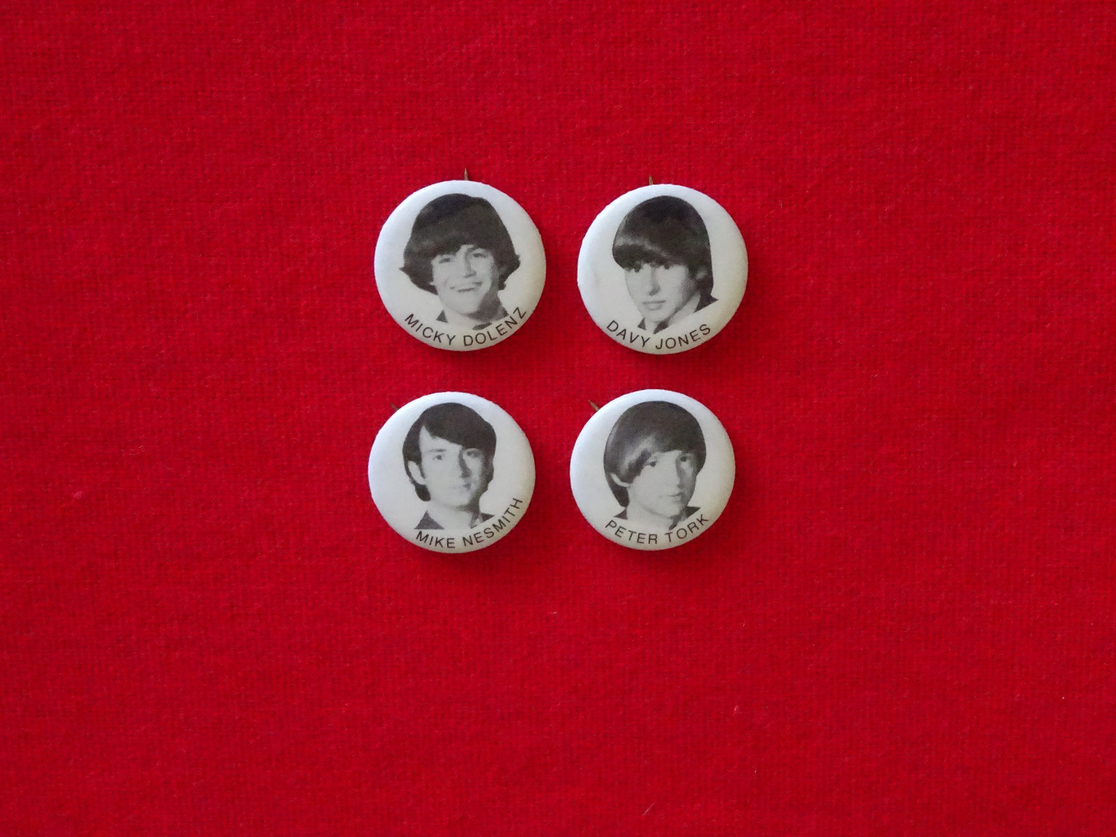 SET OF (4) 1966 MONKEES PIN BACK BUTTONS d200