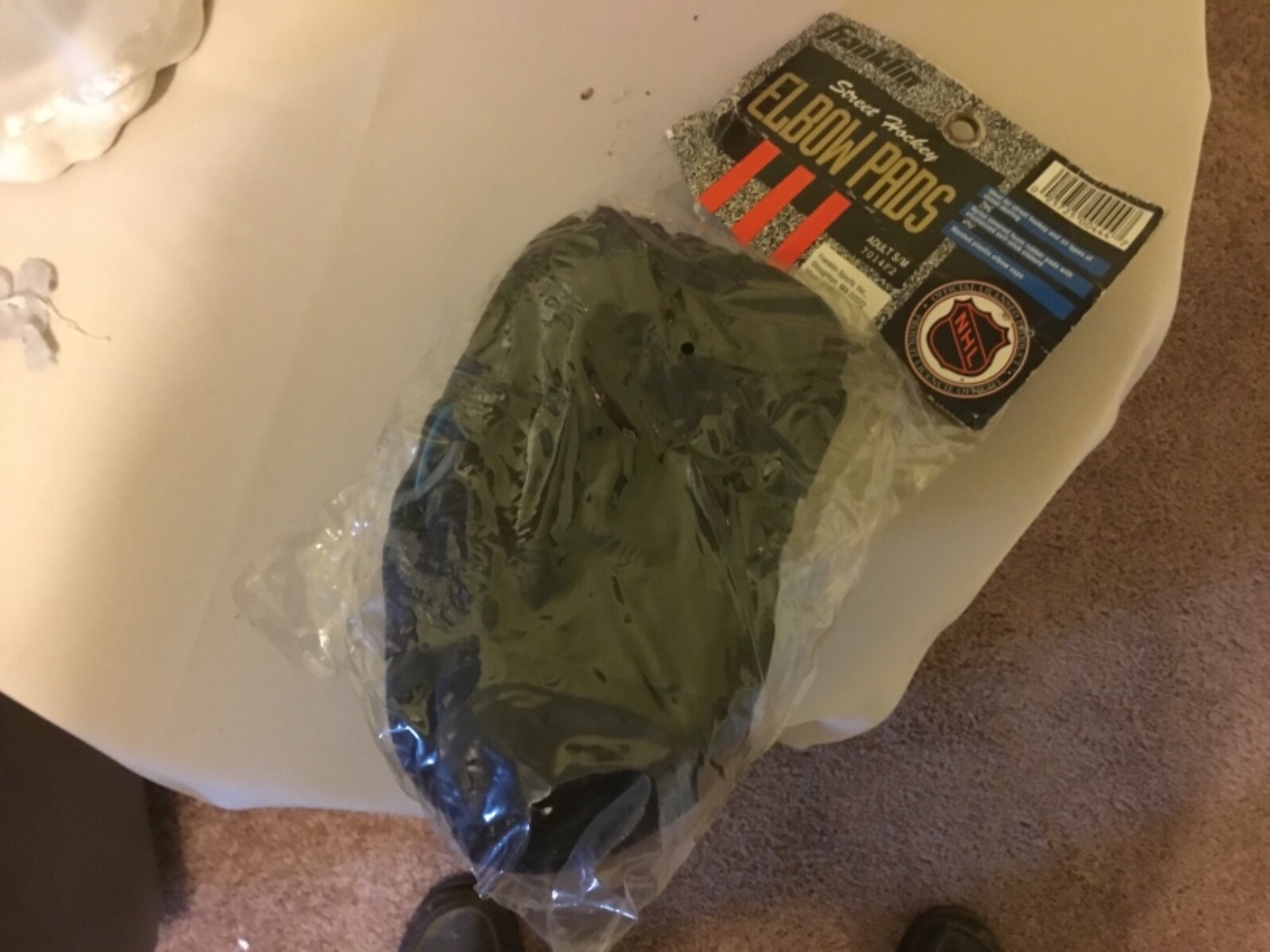 Franklin street hockey Knee Pads! Black/ Blue NHL Adult S/Medium