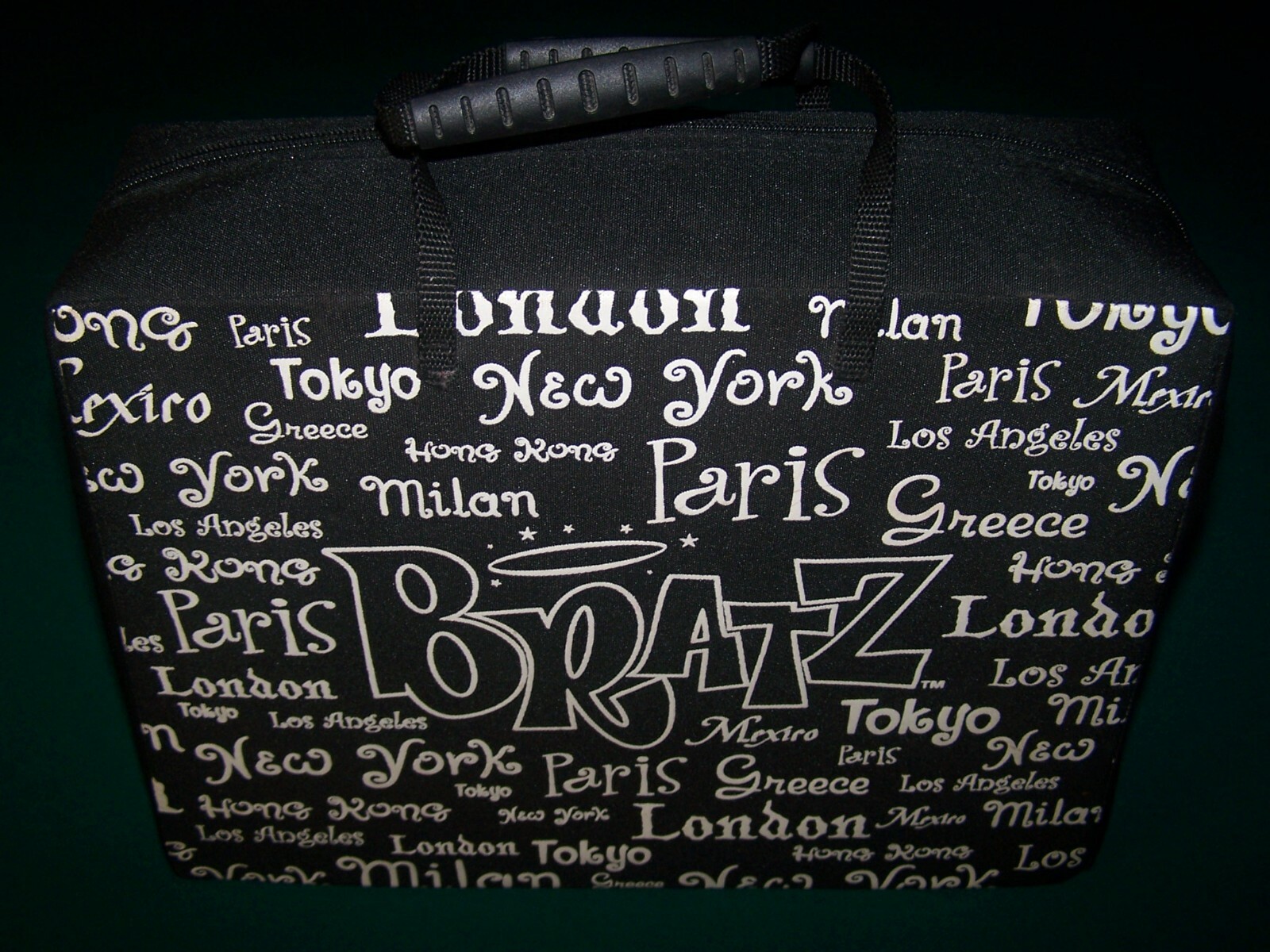 Bratz World Tour Accessories Doll Travel Carrying Case 2003