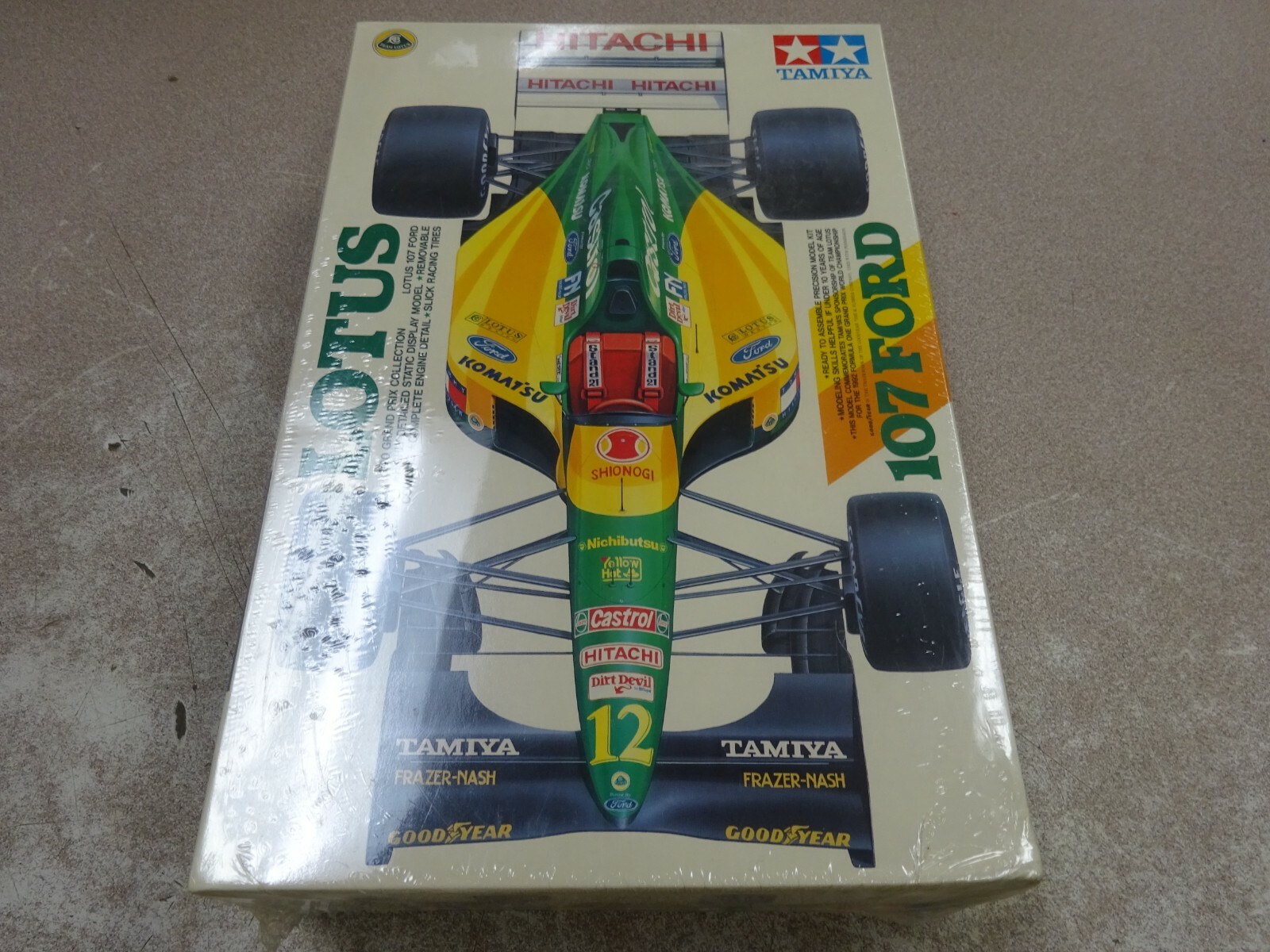 TAMIYA LOTUS 107B FORD ボディパーツセット s-l1200.jpg
