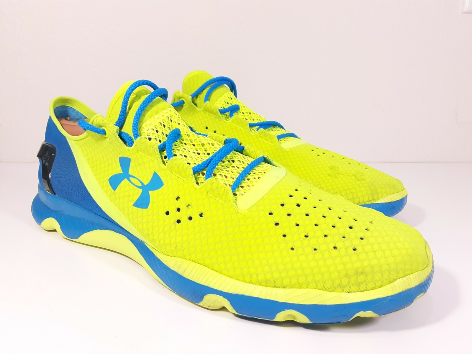 UNDER ARMOUR MENS ATHLETIC SHOES 