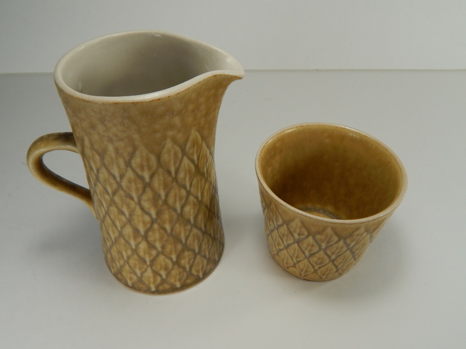 Jens Quistgaard B&G KRONJYDEN Relief Design Creamer Jug and Sugar Bowl Denmark.