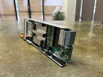 Dell EMC Mellanox CX516A Dual-ports 100GbE v2 SLIC WITH CX5 H 110-611-000C-01
