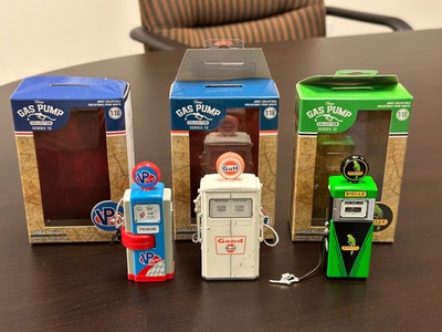1:18 Scale Gas Pump Collection Series 13 by Greenlight Polly, VP, Gulf Replicas